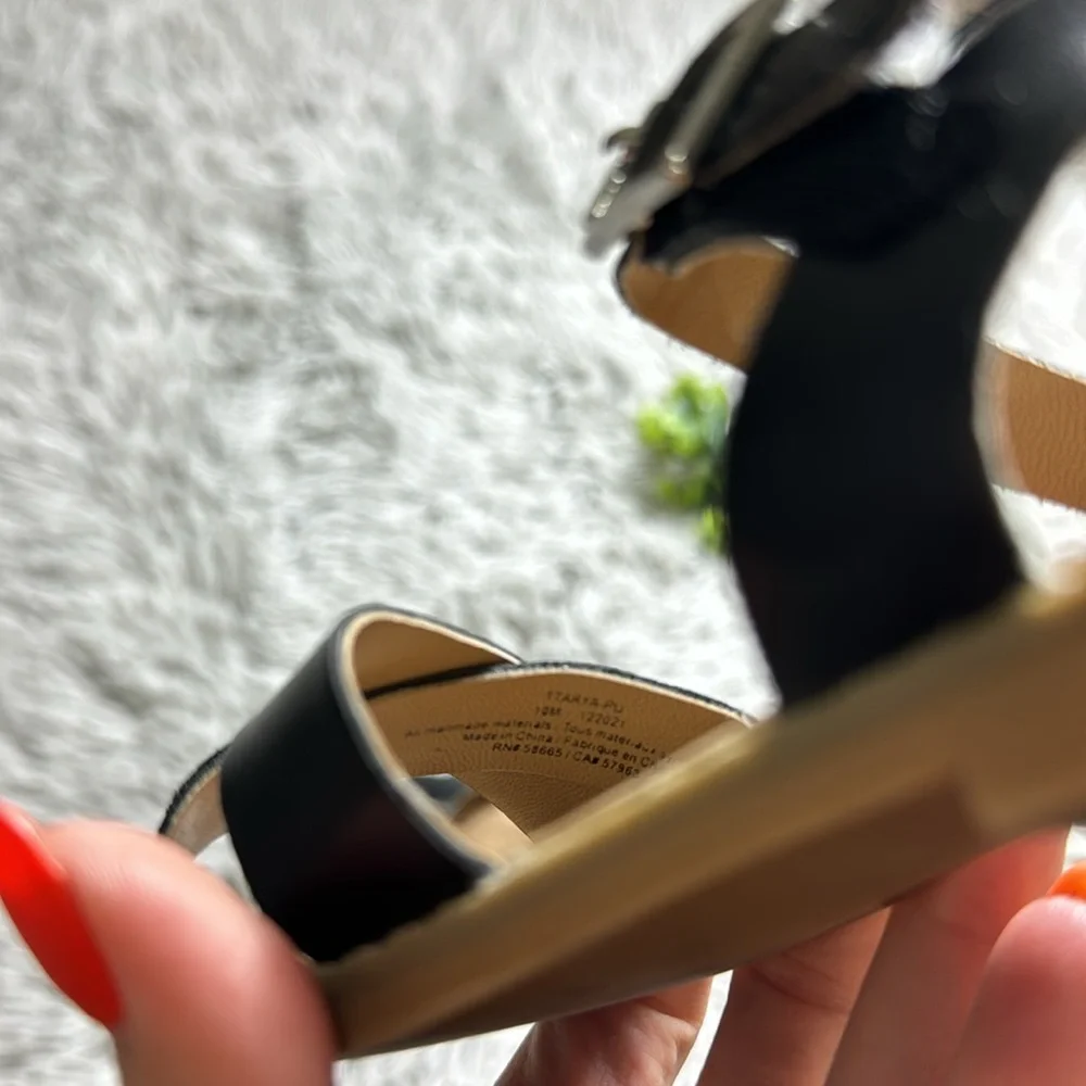 Tucker + Tate girls black strappy sandals size 10